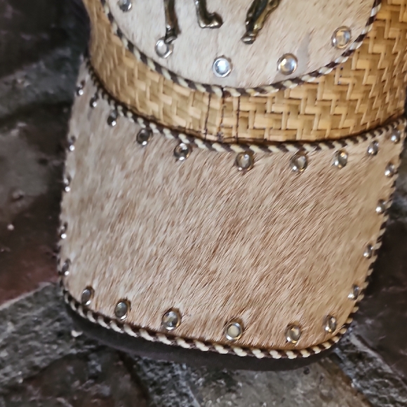 Brown Horse Embellished Women's Western Cap - Picture 3 of 8